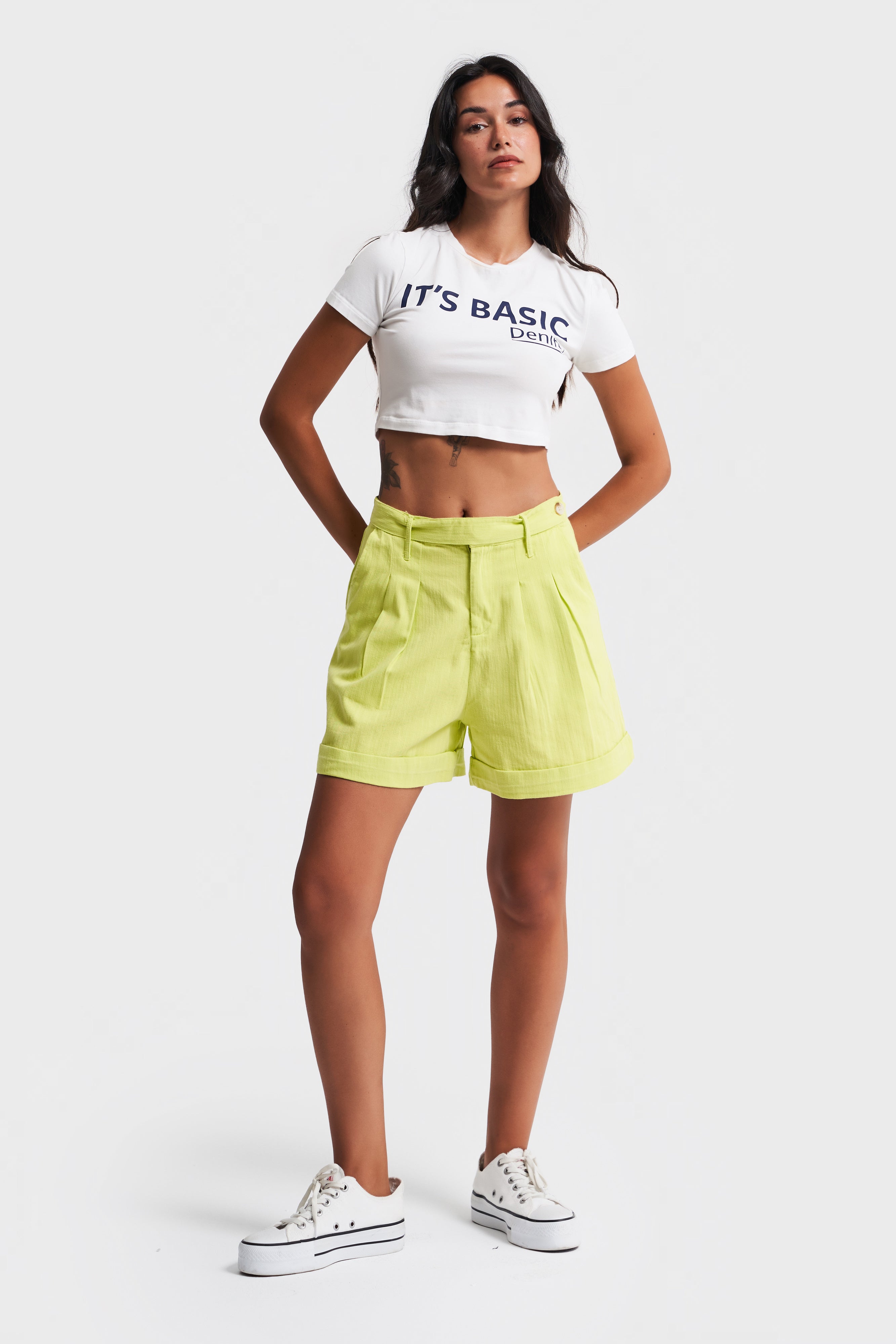 Women's Pistachio Green Belt Detailed Pleated Linen Shorts