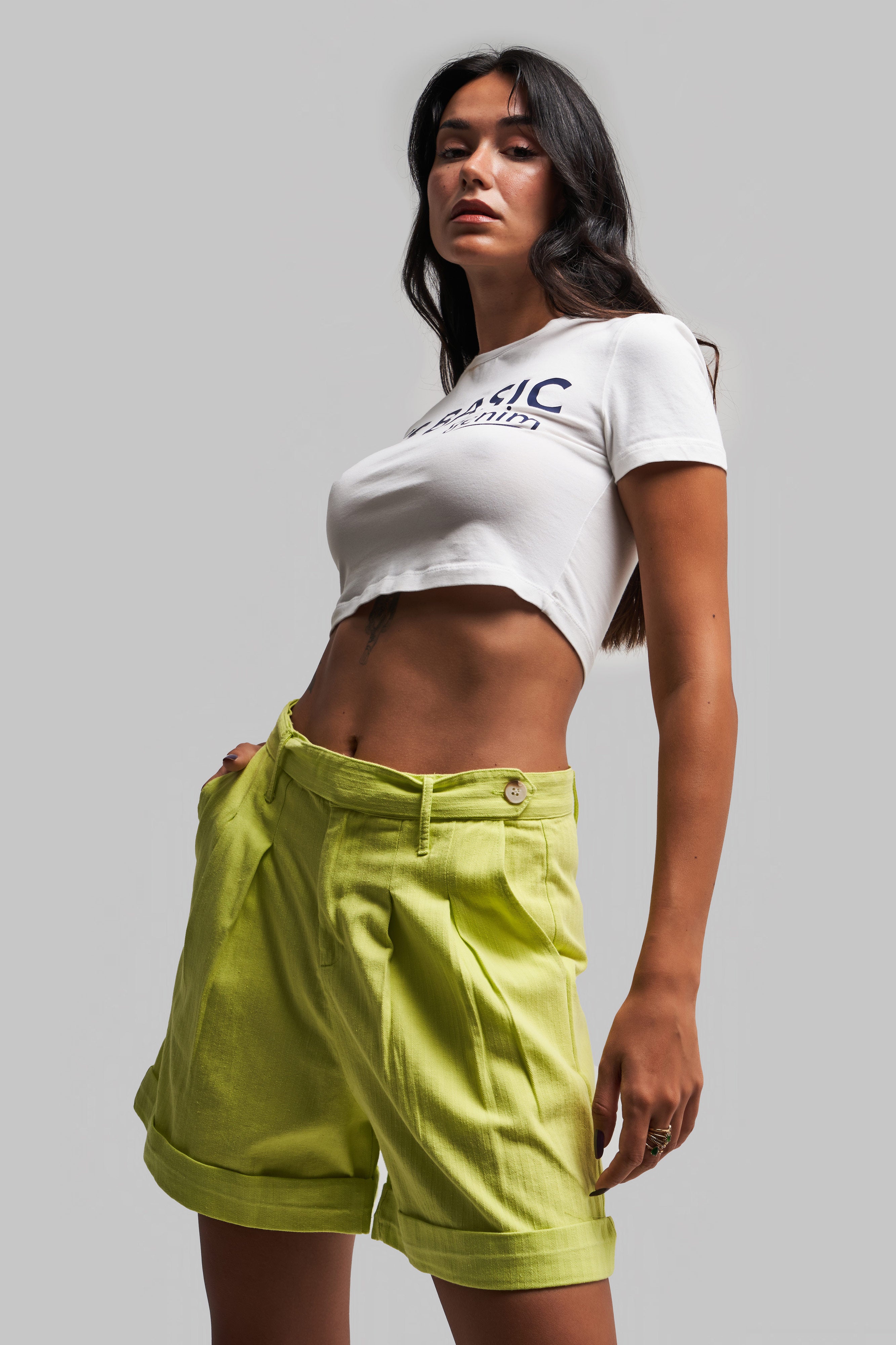 Women's Pistachio Green Belt Detailed Pleated Linen Shorts