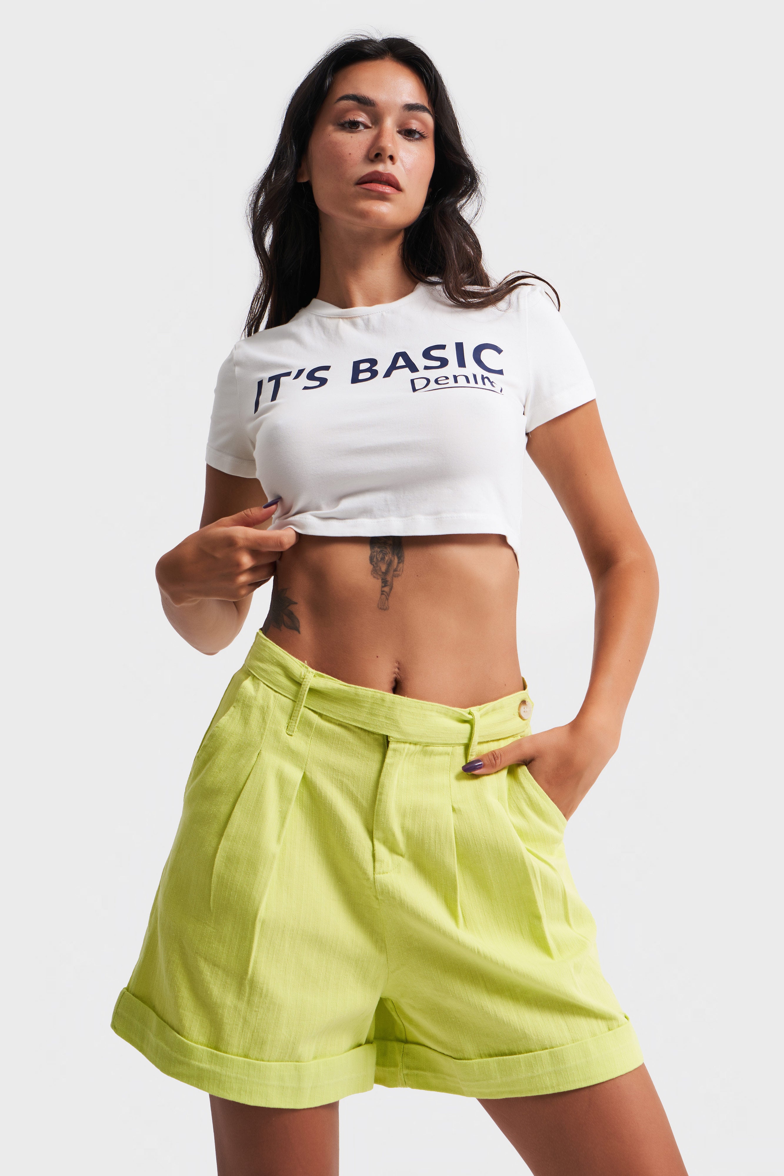 Women's Pistachio Green Belt Detailed Pleated Linen Shorts