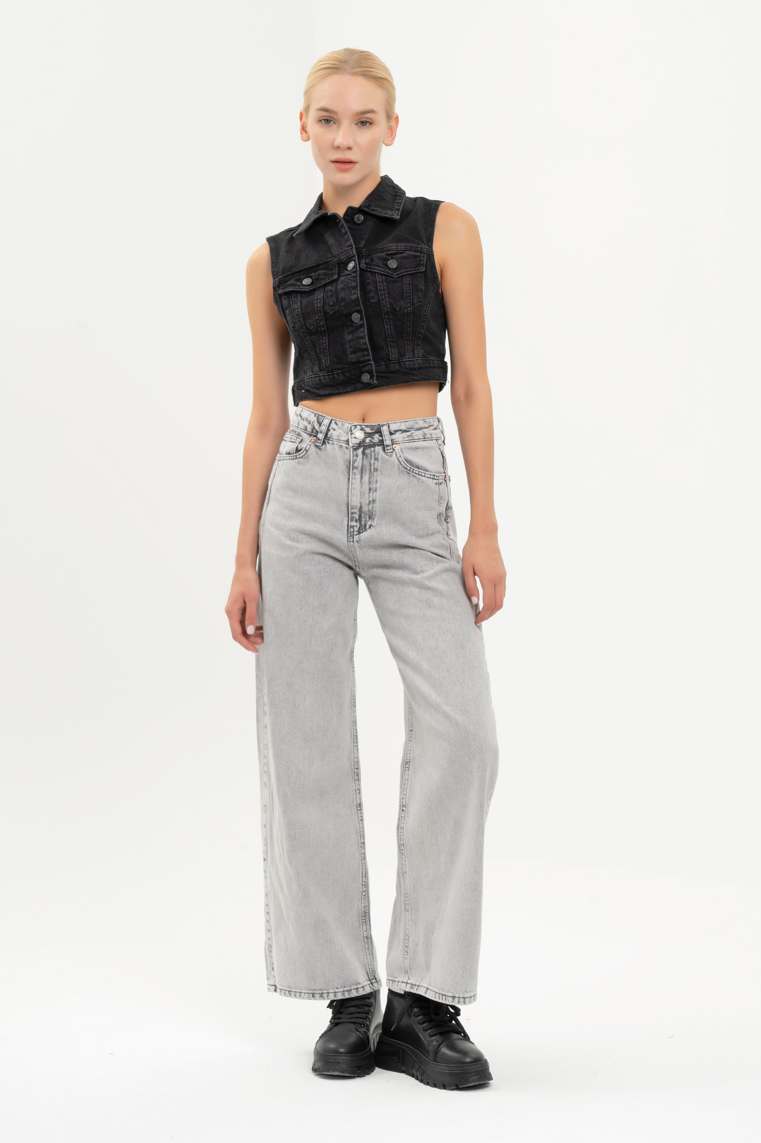 Women's Gray Color Wide Leg Fit Wide Leg Denim Trousers