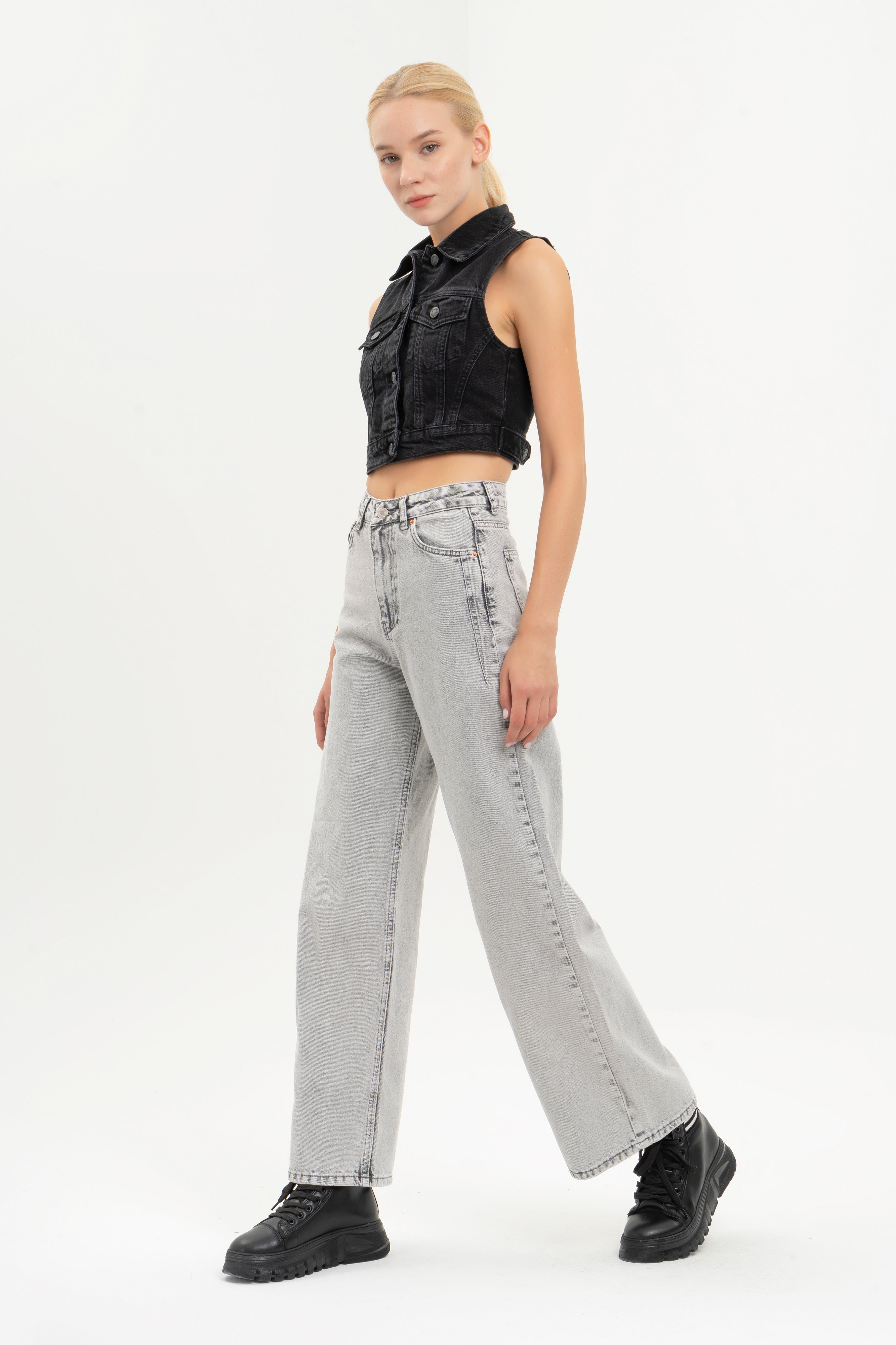 Women's Gray Color Wide Leg Fit Wide Leg Denim Trousers