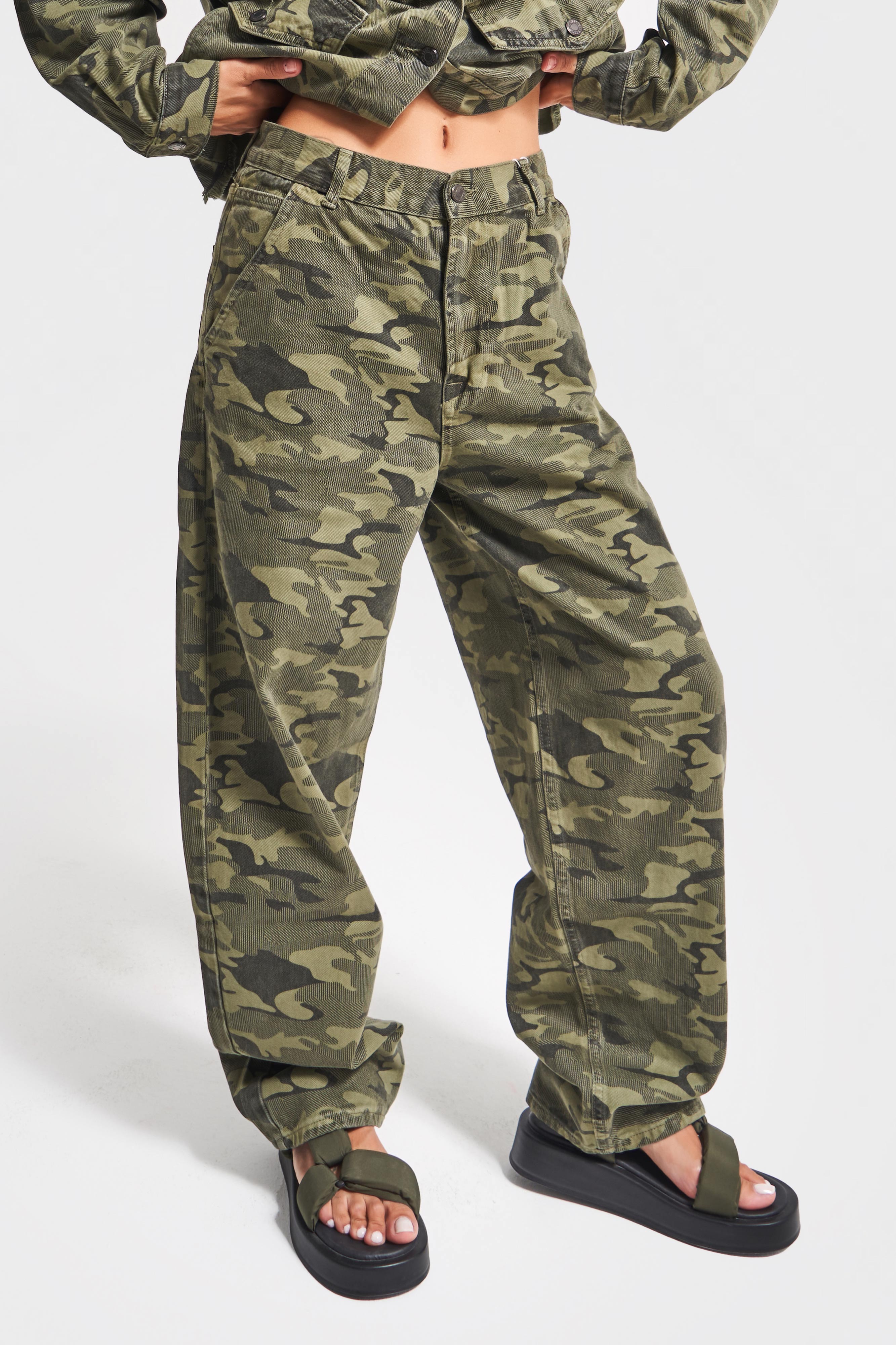 Women's Camouflage Color Skater Fit Trousers