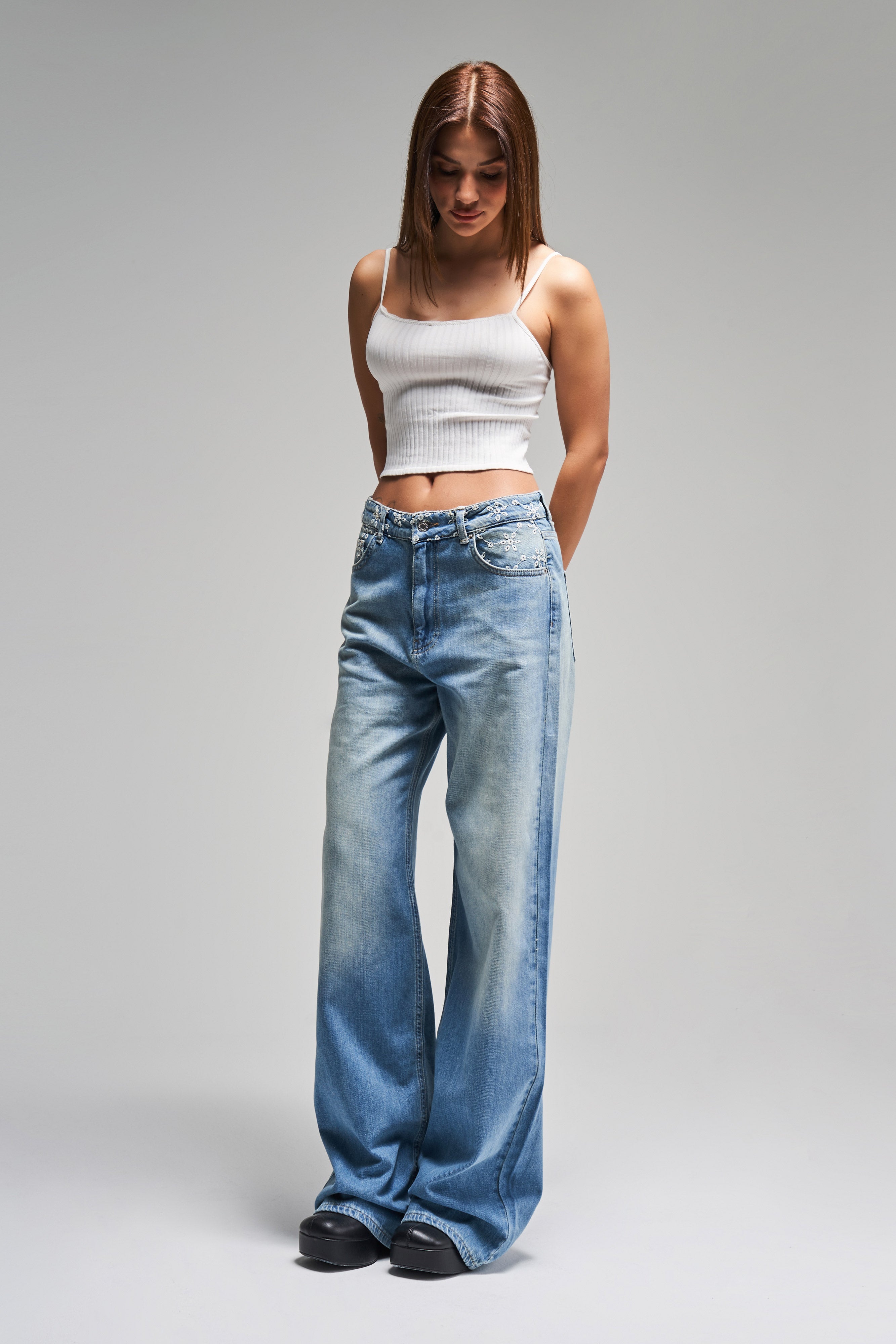 Kadın Kot Rengi 2S5-75 Midrise Wide Leg Kemeri Çiçek Nakışlı %100 Koton Tasarım Denim Jean