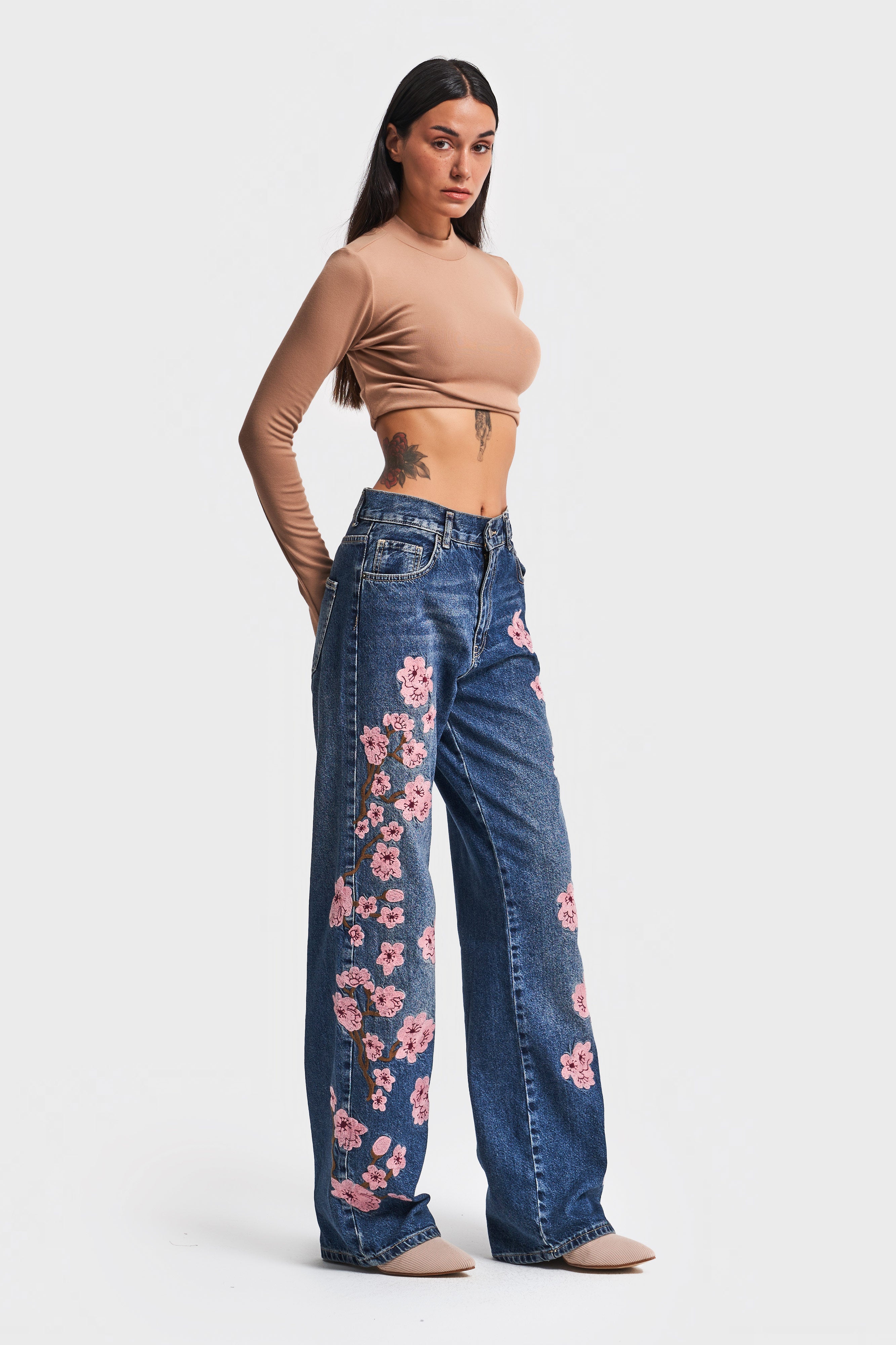 Kadın Kot Rengi Pembe Çiçek Nakışlı Loose Fit Tasarım Denim