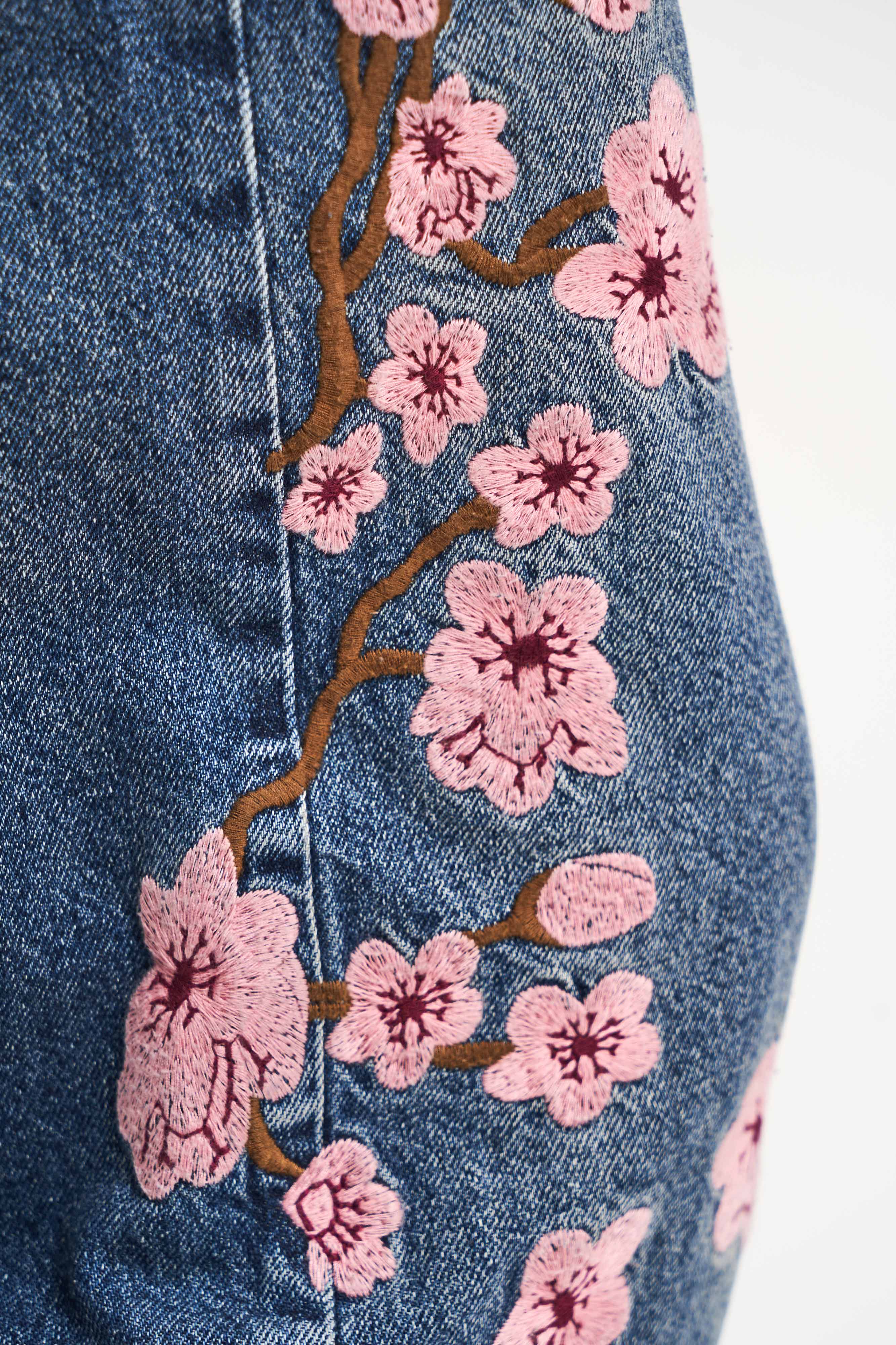 Women's Jeans Color Pink Floral Embroidered Loose Fit Design Denim