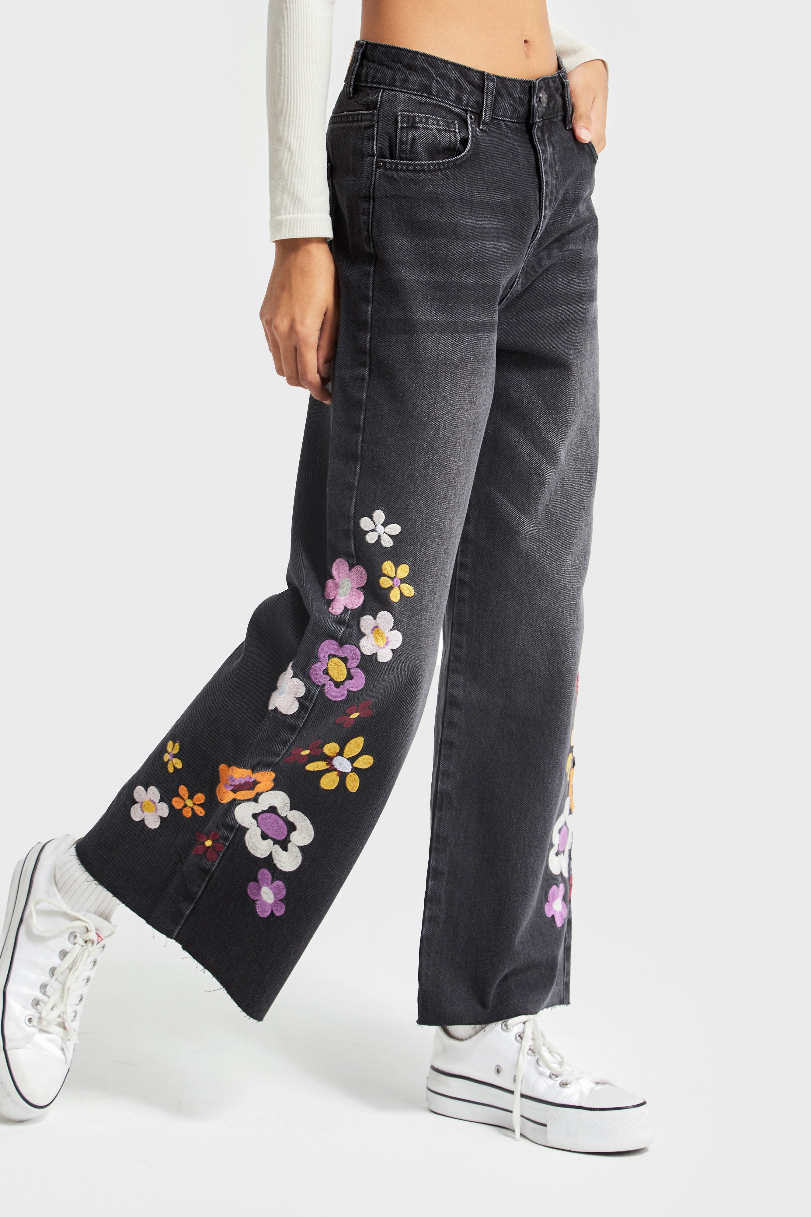 Women's Dark Grey Color Floral Embroidered Culotte Fit Design Denim