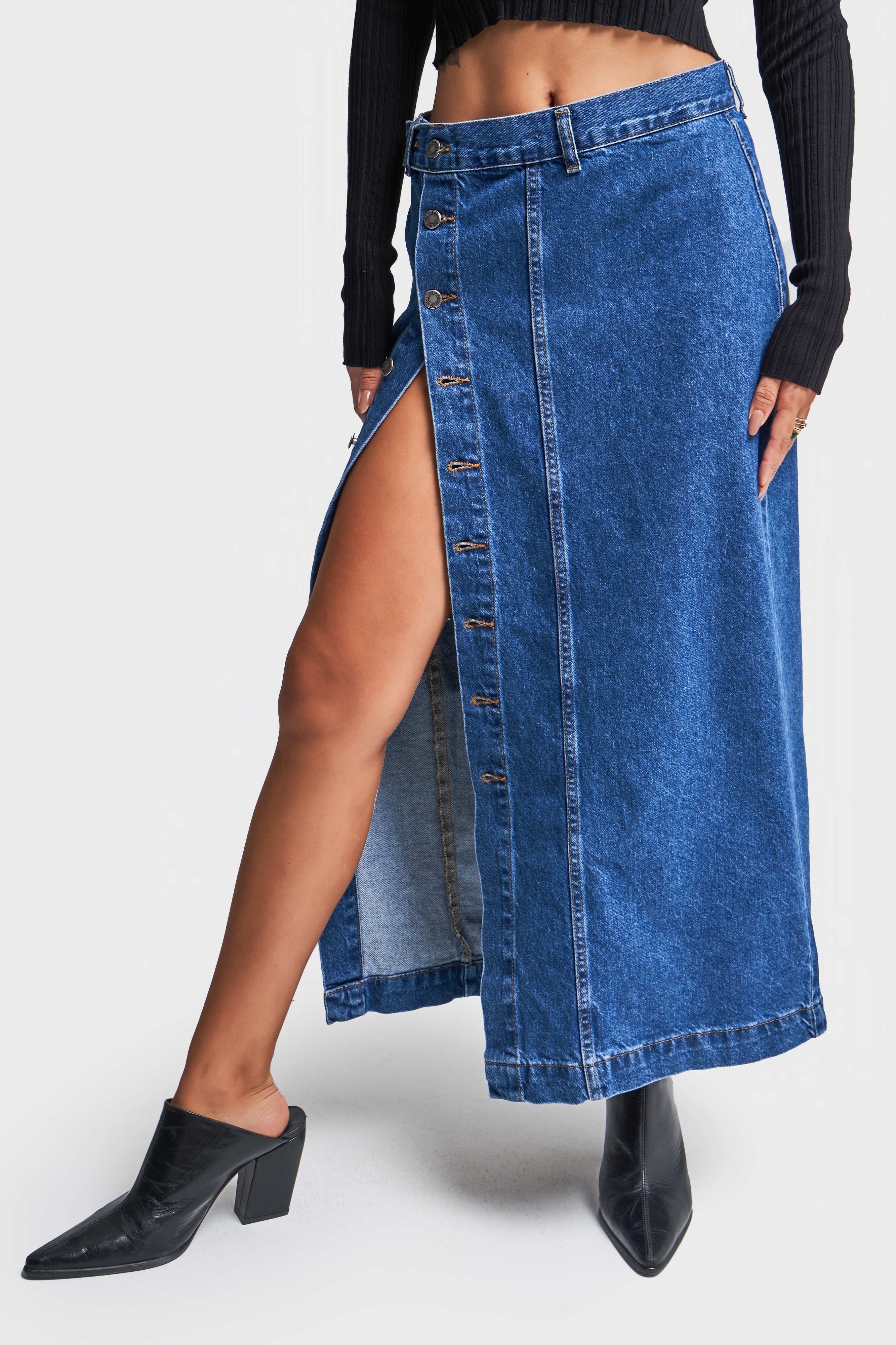 Women's Dark Blue Side Buttoned Straight Fit Denim Skirt