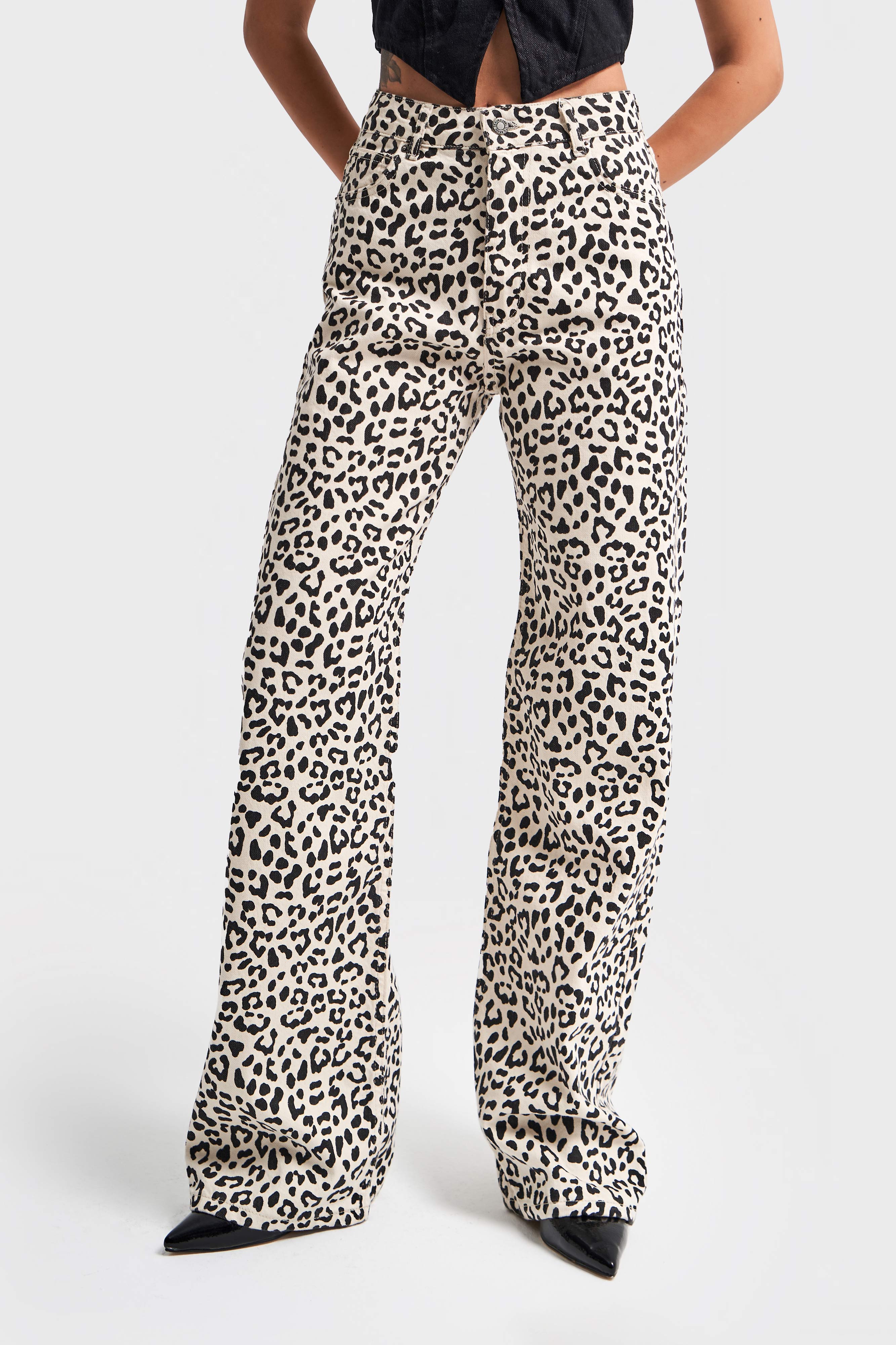 Women's Leopard Color Straight Fit Mid Waist Denim Trousers