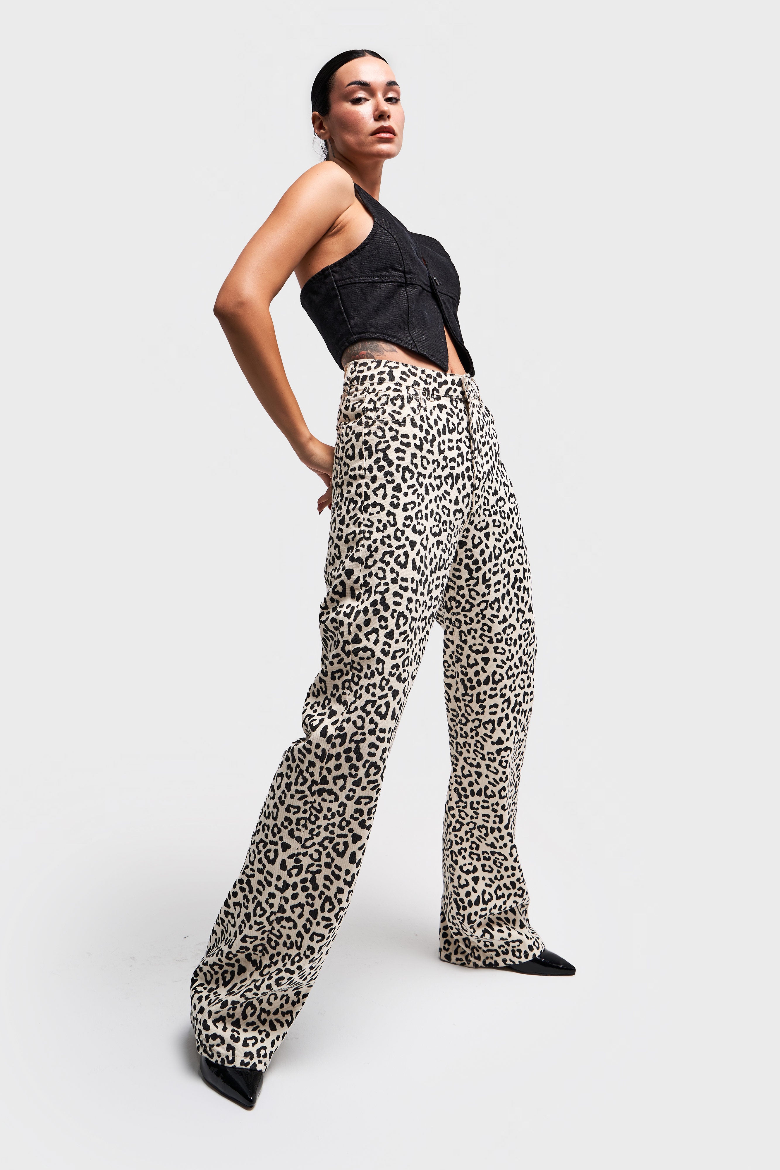 Women's Leopard Color Straight Fit Mid Waist Denim Trousers