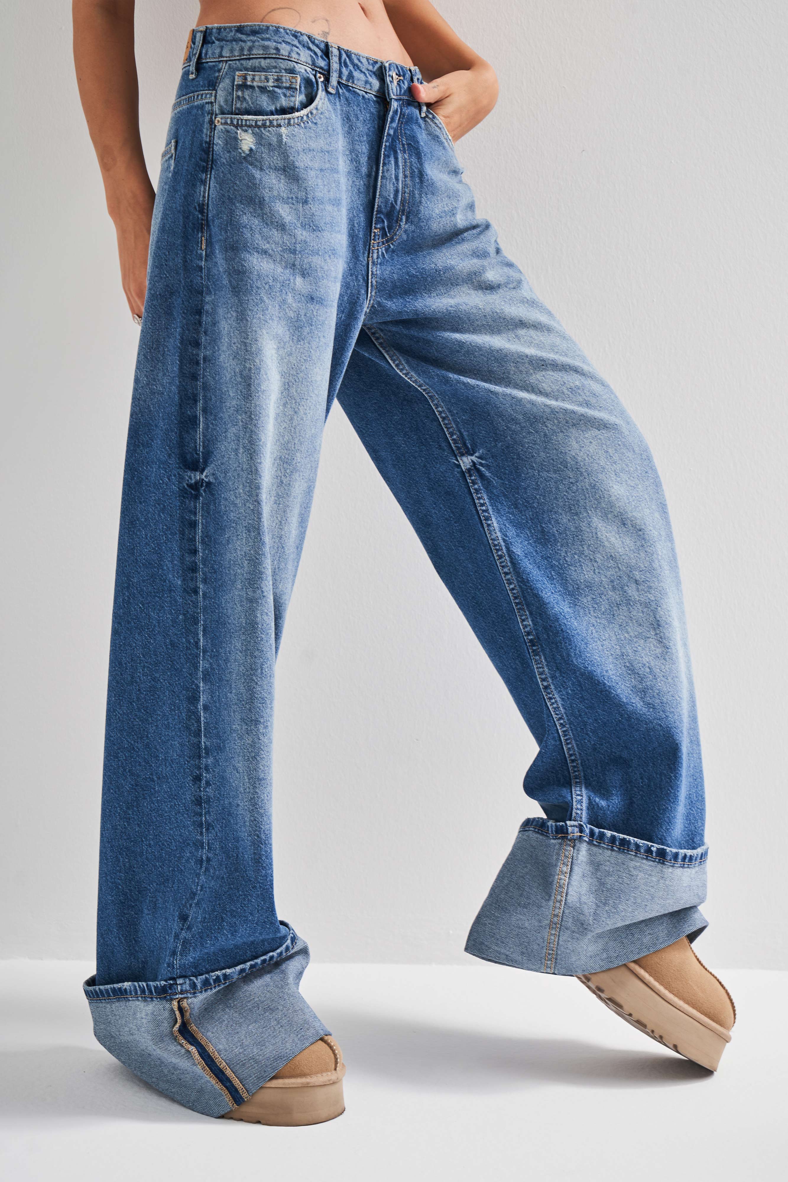 Kadın Mavi Renk 10S5-65 Paça Detaylı Süper Uzun %100 Koton Orta Bel Relax Fold Up Denim Jean