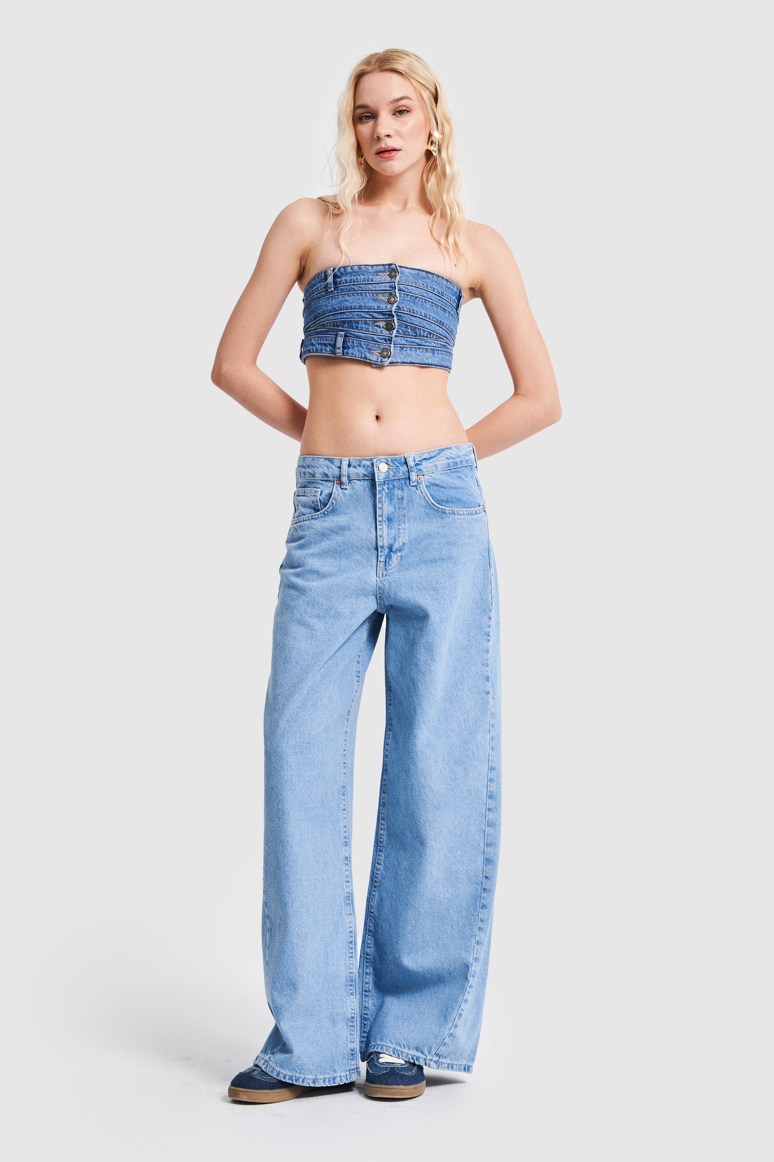 Women's Blue Color Low Waist Super Wide Leg Fit Denim Pants