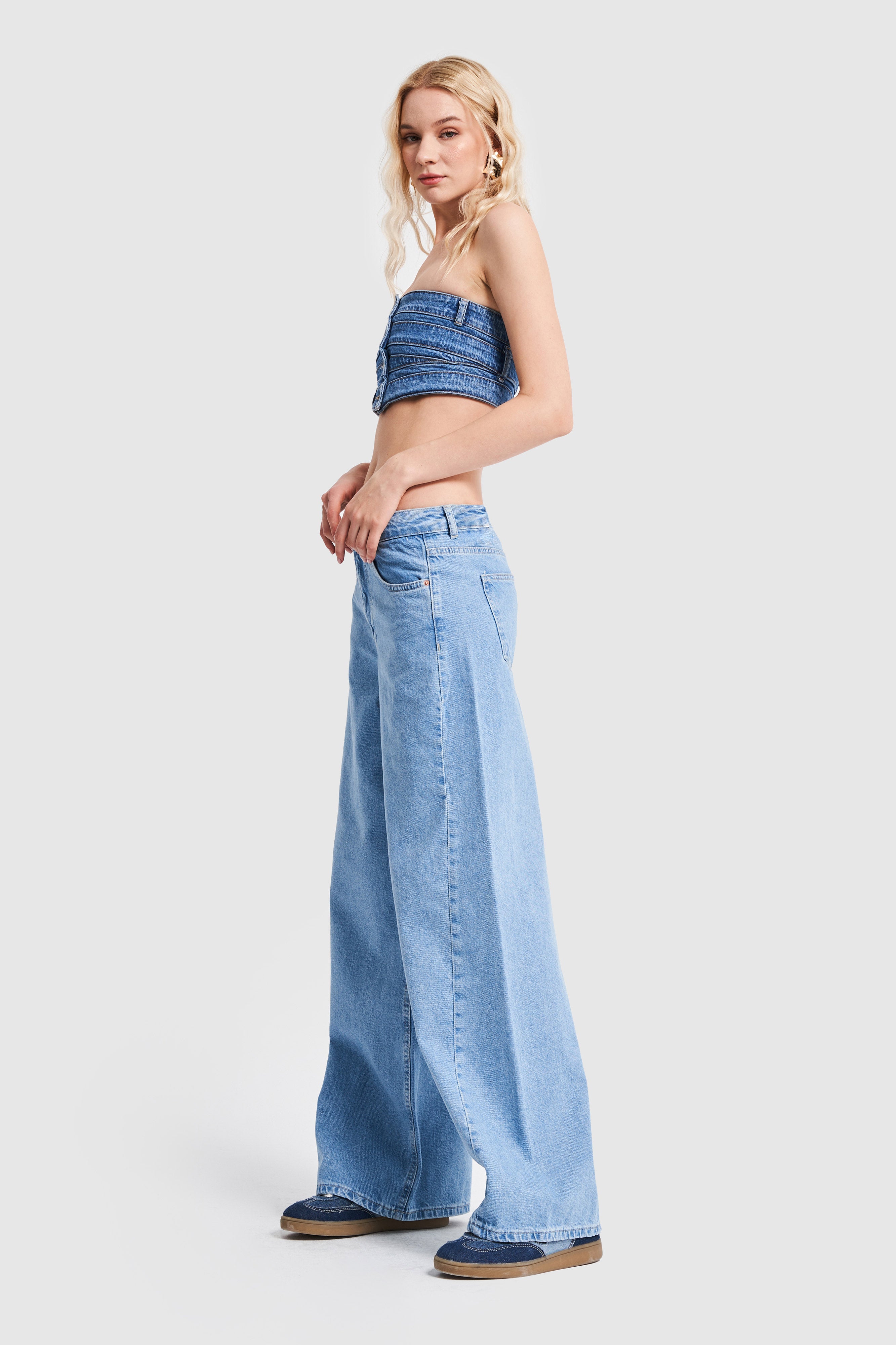 Kadın Mavi Renk Düşük Bel Süper Wide Leg Fit Denim Pantolon