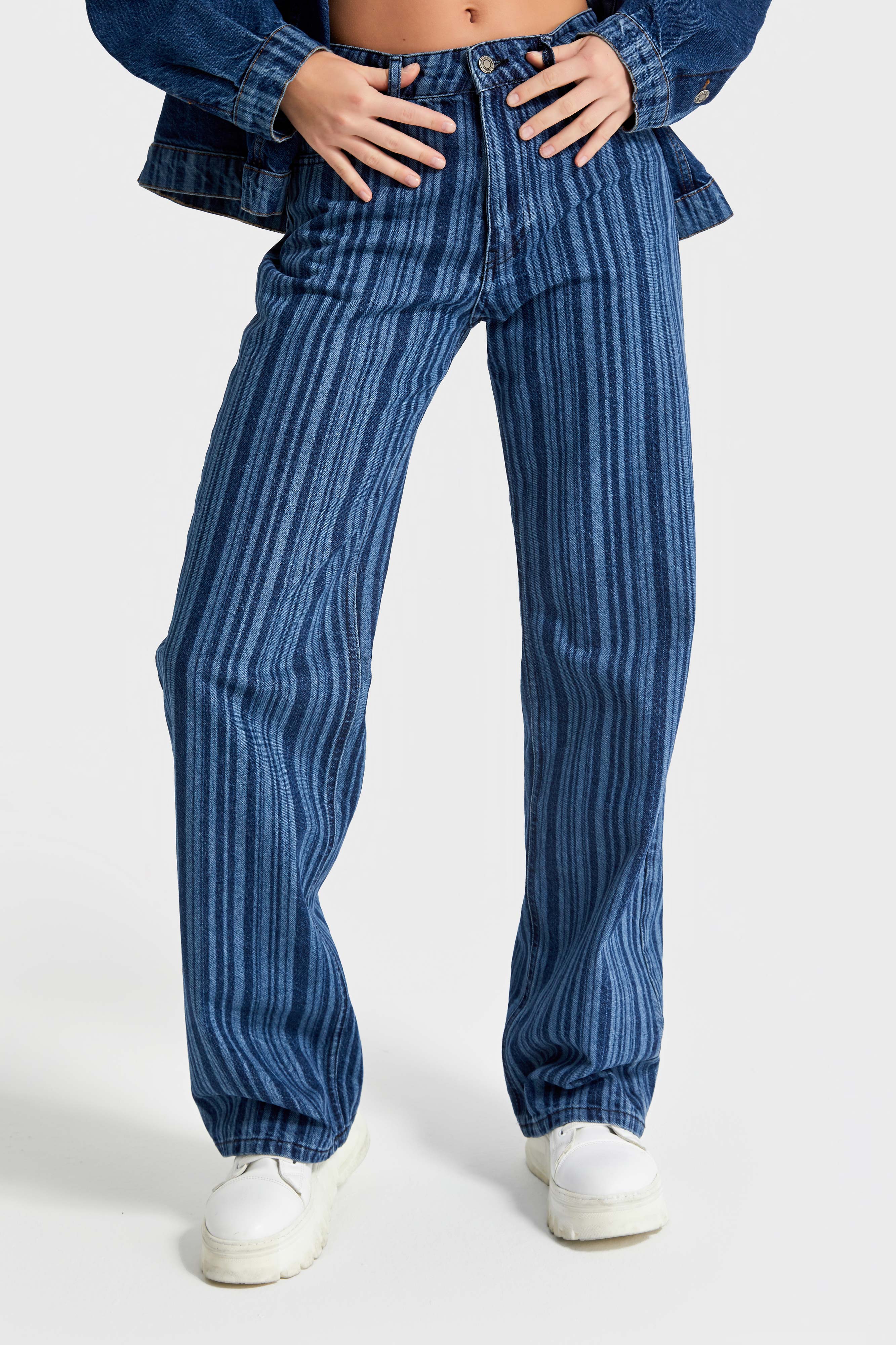 Women Blue Color Special Striped Fabric Loose Fit Design Denim