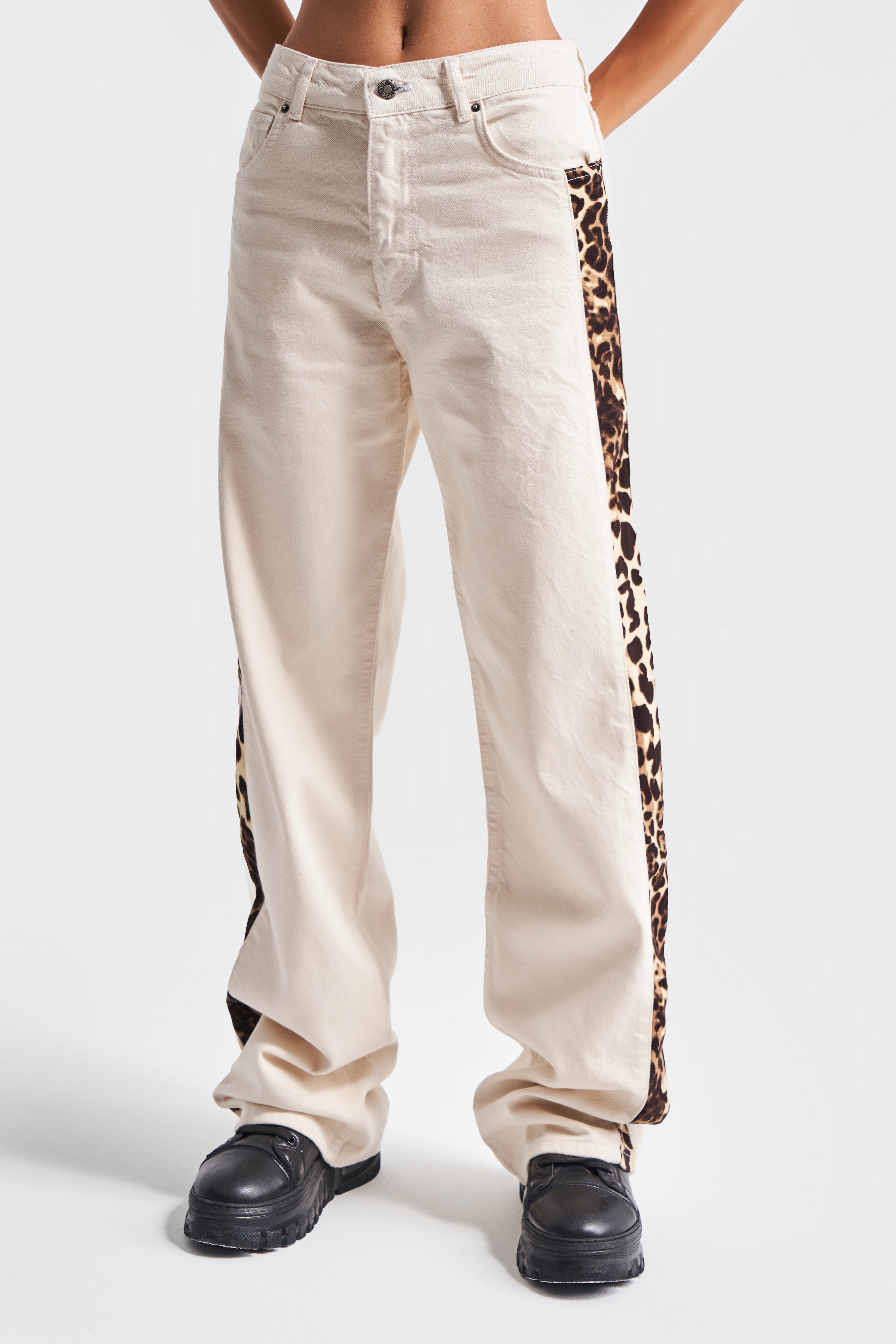 Women's Raw Color Leopard Print Loose Fit Design Denim