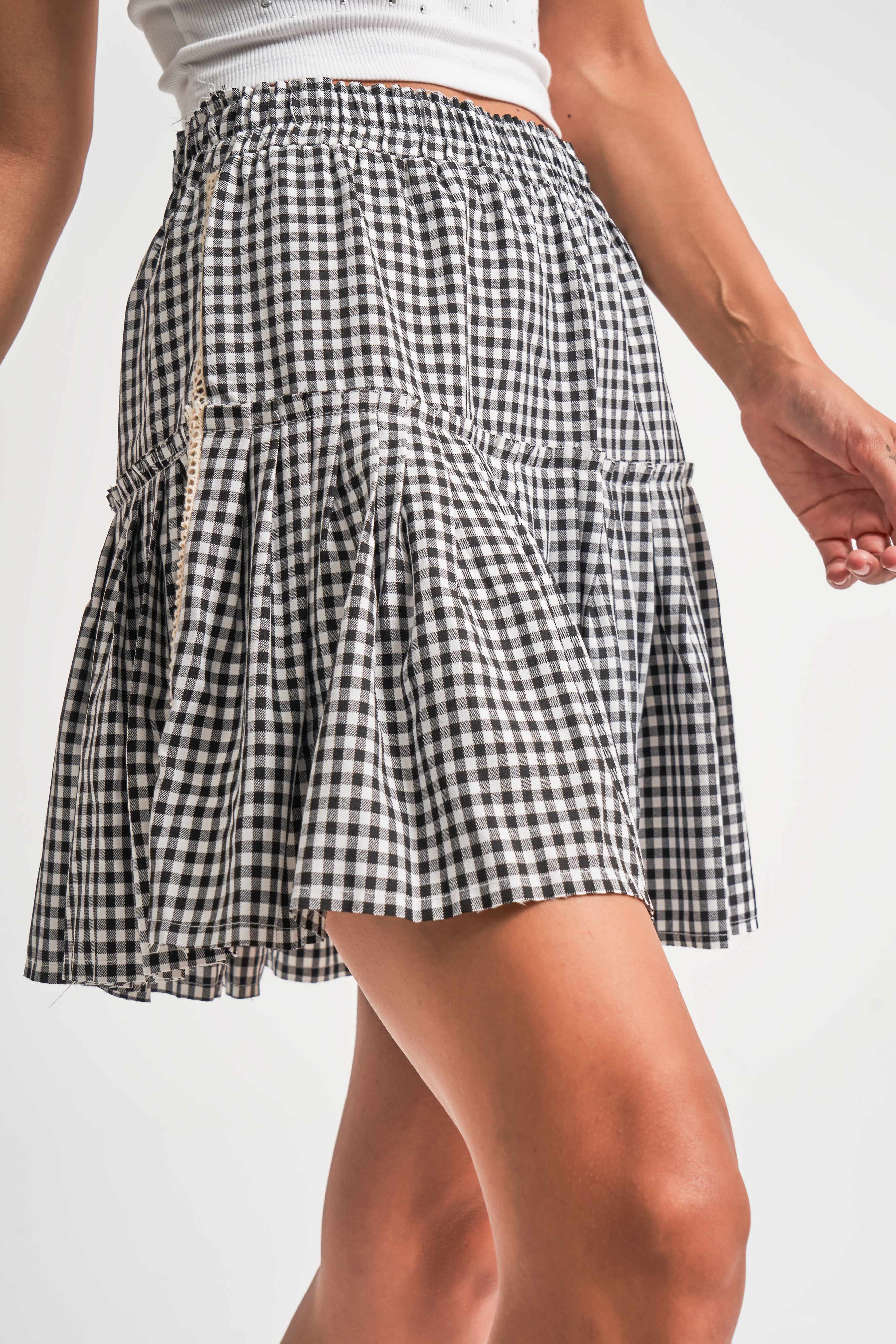 Women's Black and White Checkered Mini Pleated Design Skirt