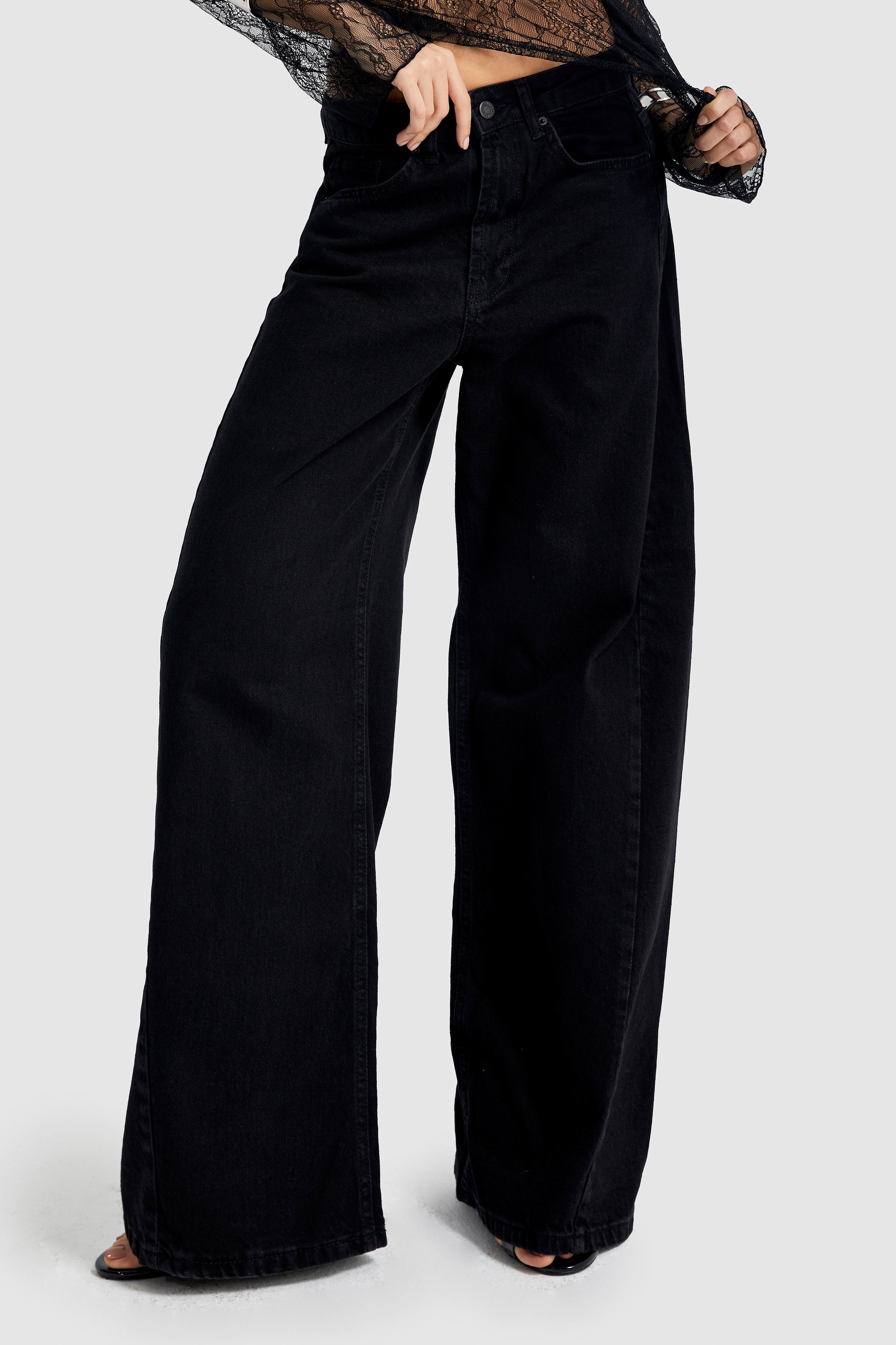 Women's Black Black Od Color Low Waist Super Wide Leg Fit Denim Pants