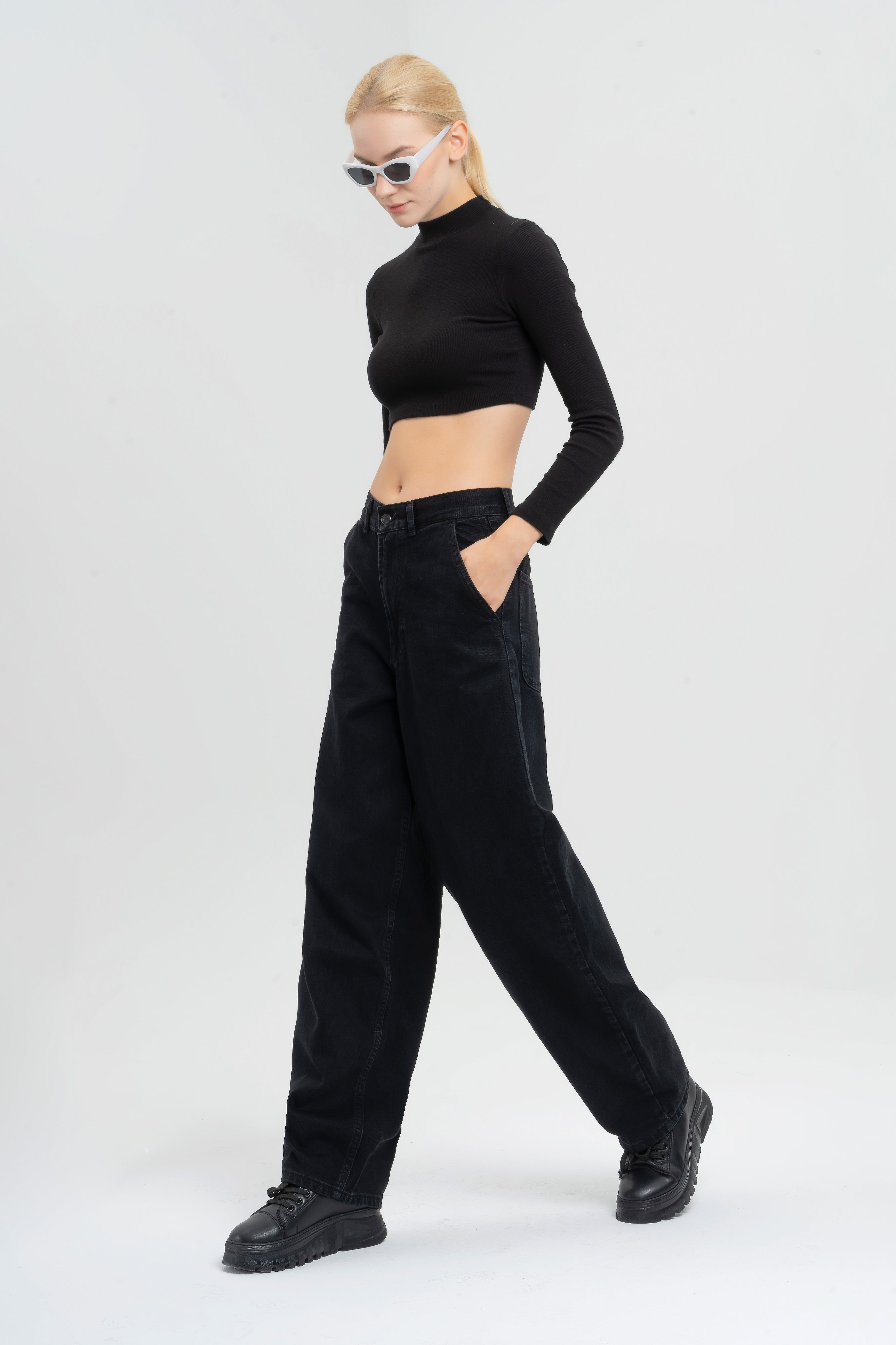 Women's Black Black Od Color Skater Fit Loose Cut Denim Trousers