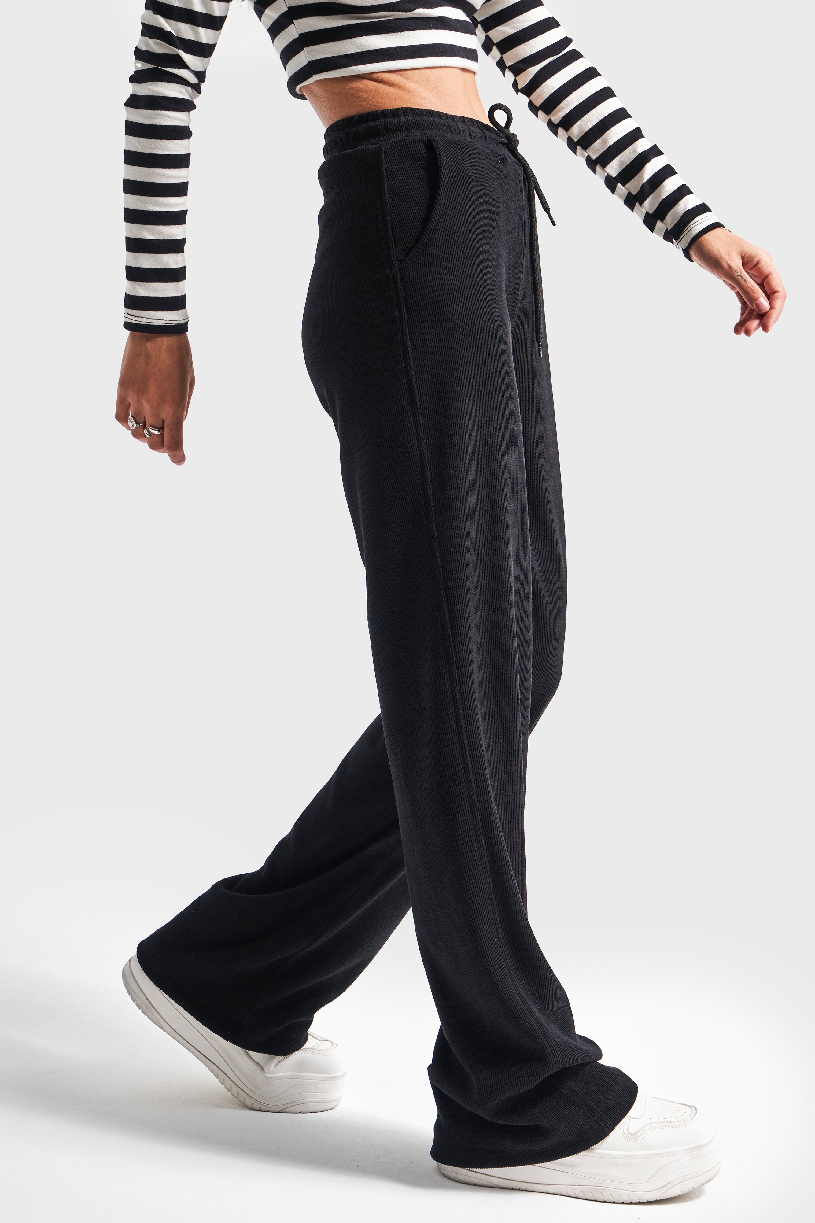 Women's Black Color 1w41 Thin Ribbed Knitted Flexible Velvet Fabric Trousers