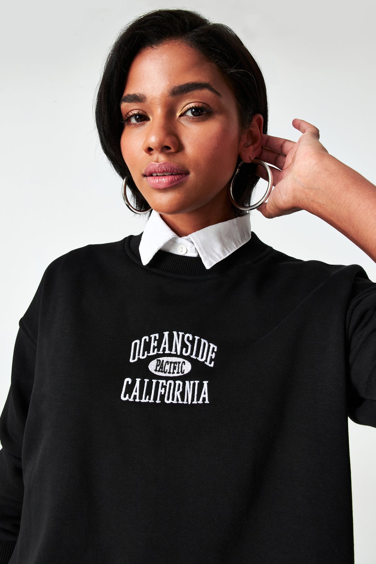 Women's Black Color California Embroidered Oversize Three Thread Sweatshirt