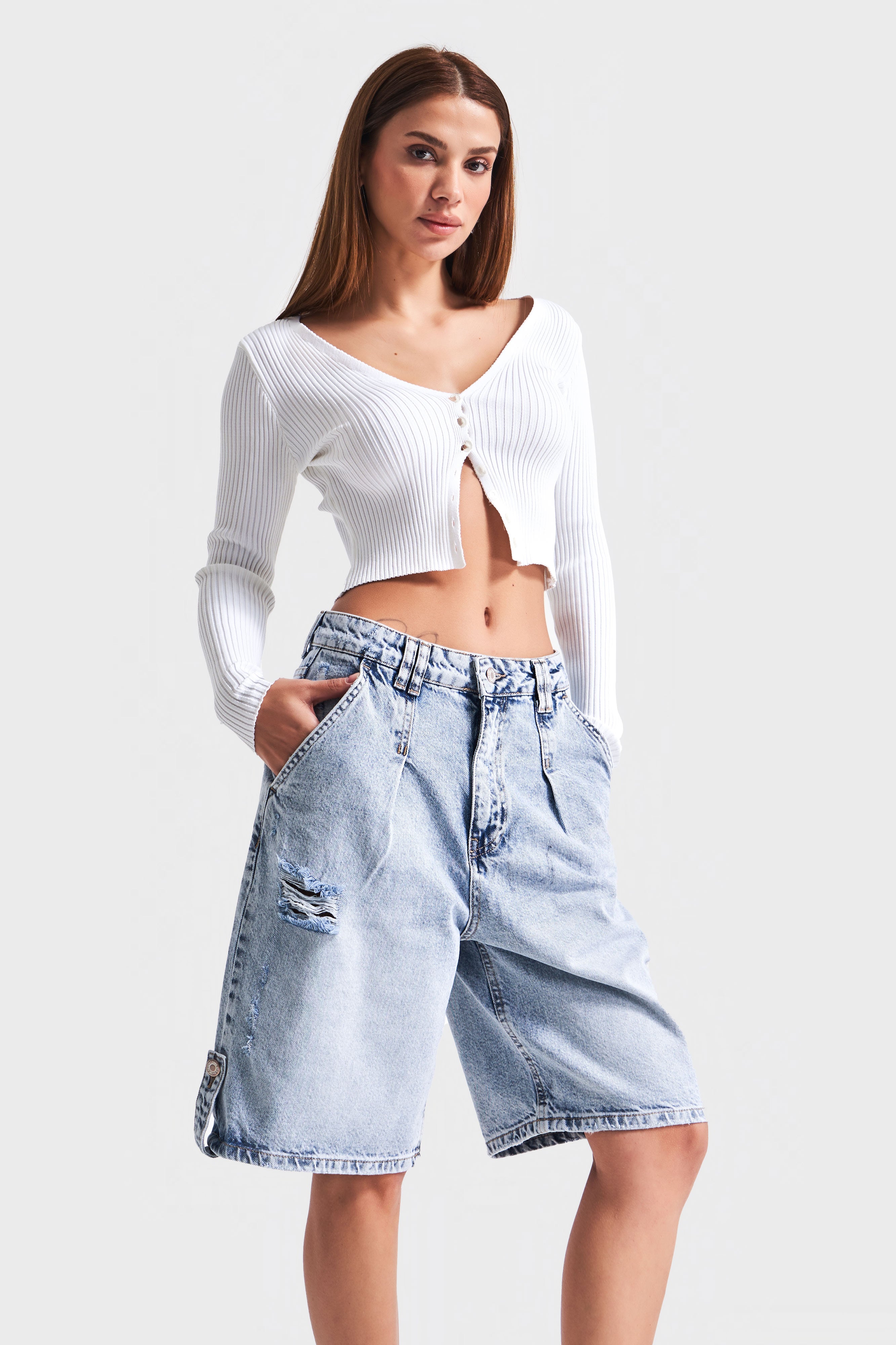 Women's Snow Jeans Color 12S5-3 Knee Length 100% Cotton Loose Cut Denim Shorts