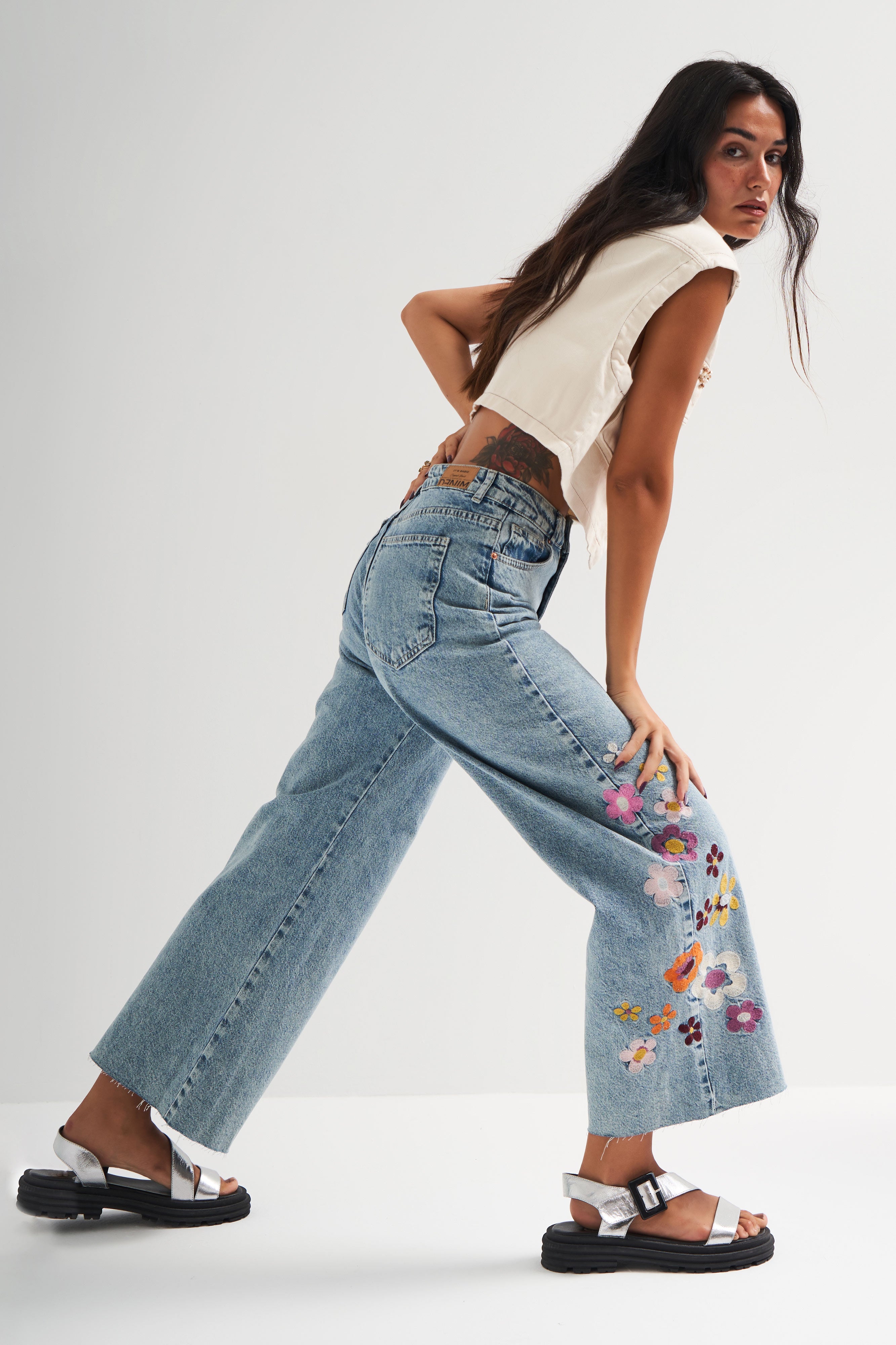 Women Snow Jeans Color Floral Embroidered Culotte Fit Design Denim