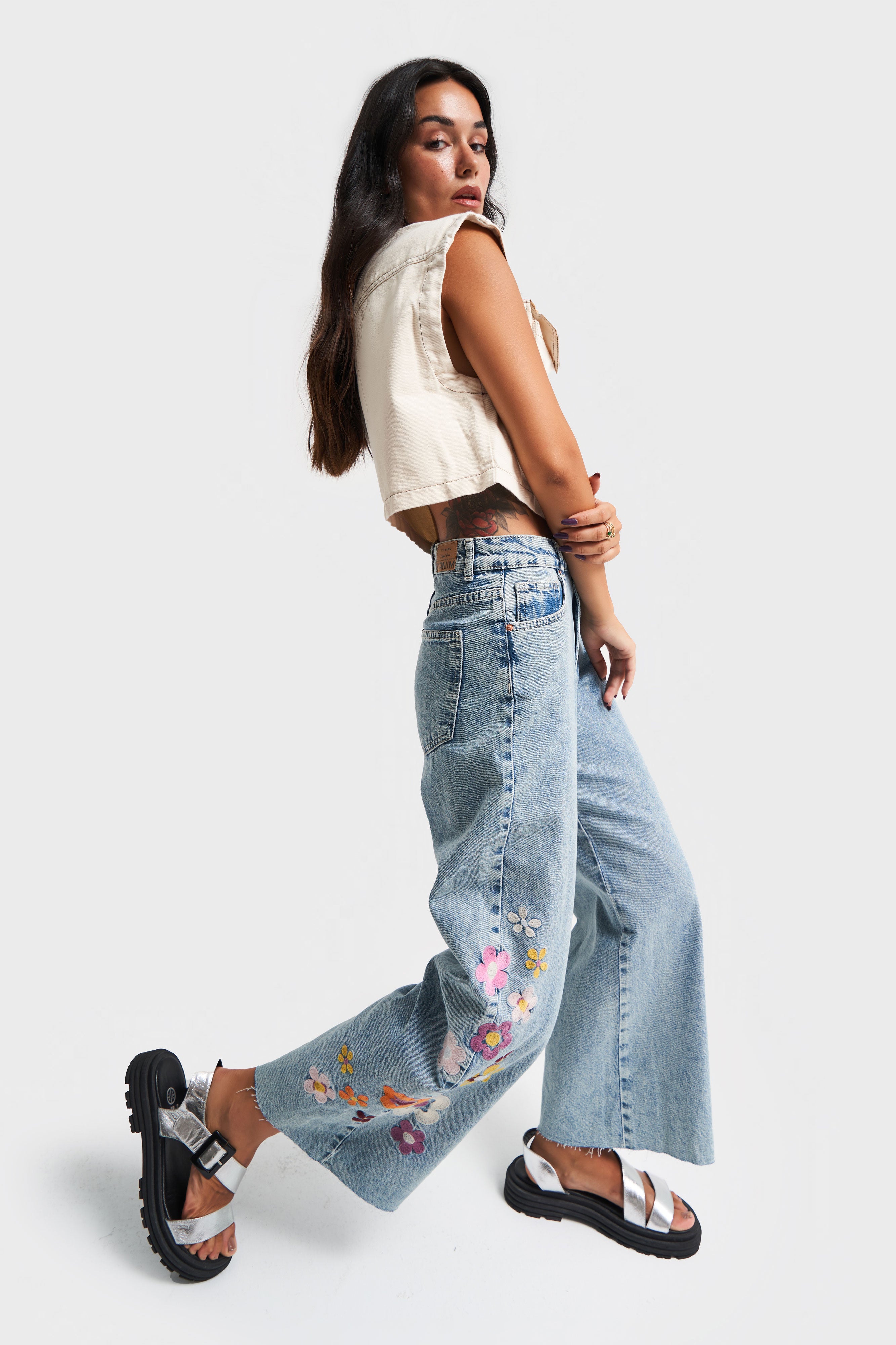 Women Snow Jeans Color Floral Embroidered Culotte Fit Design Denim