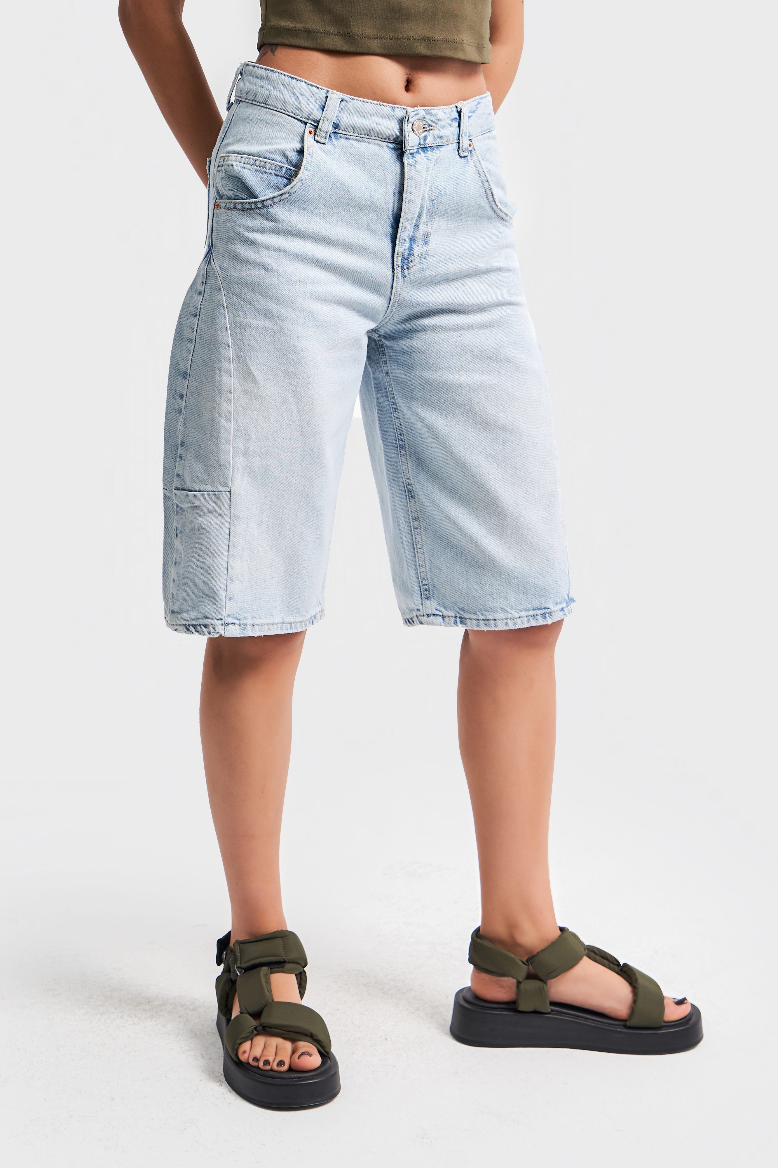 Women's Snow Jeans Color Midi Length Barrel Fit Denim Shorts