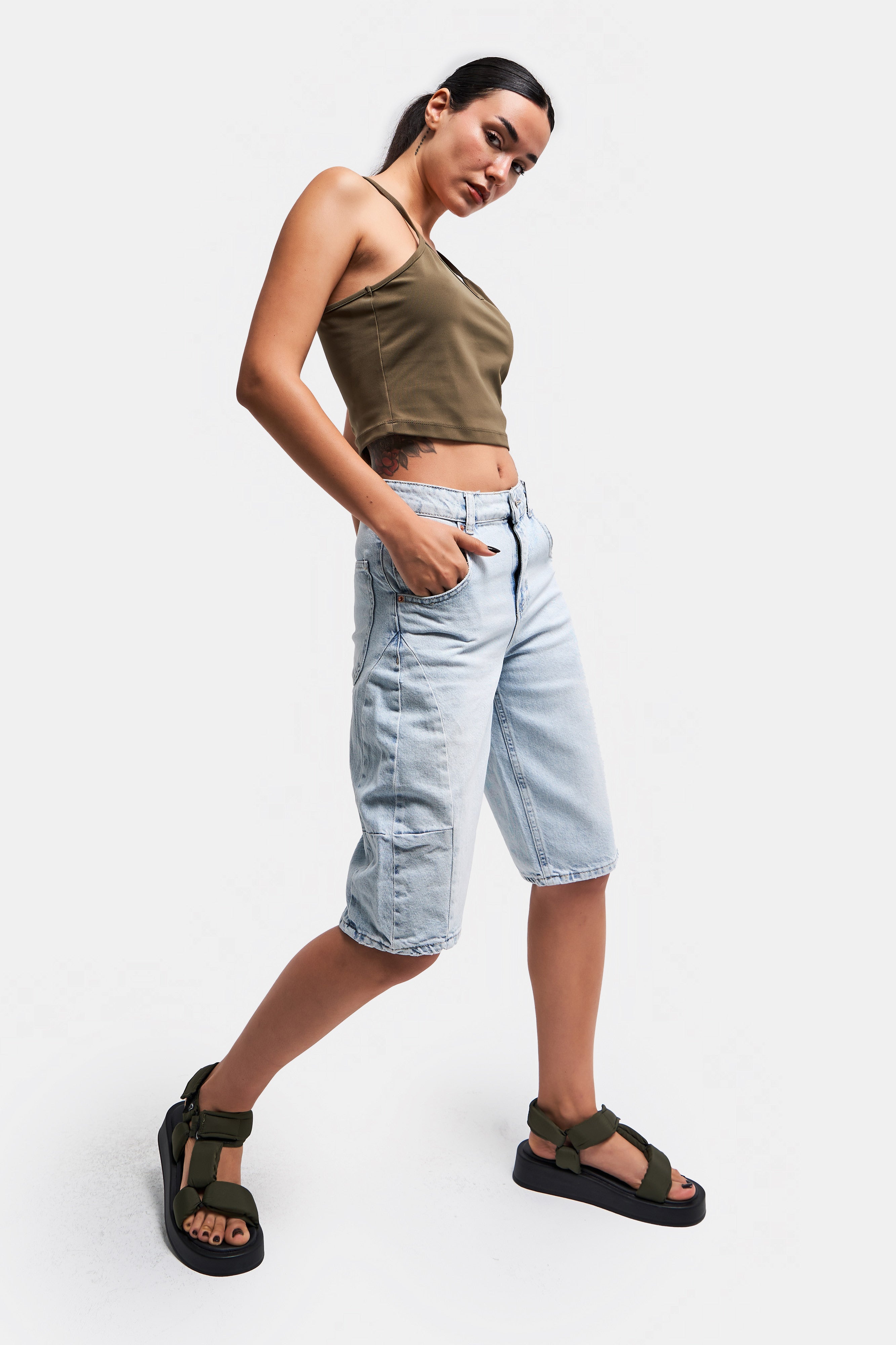 Women's Snow Jeans Color Midi Length Barrel Fit Denim Shorts