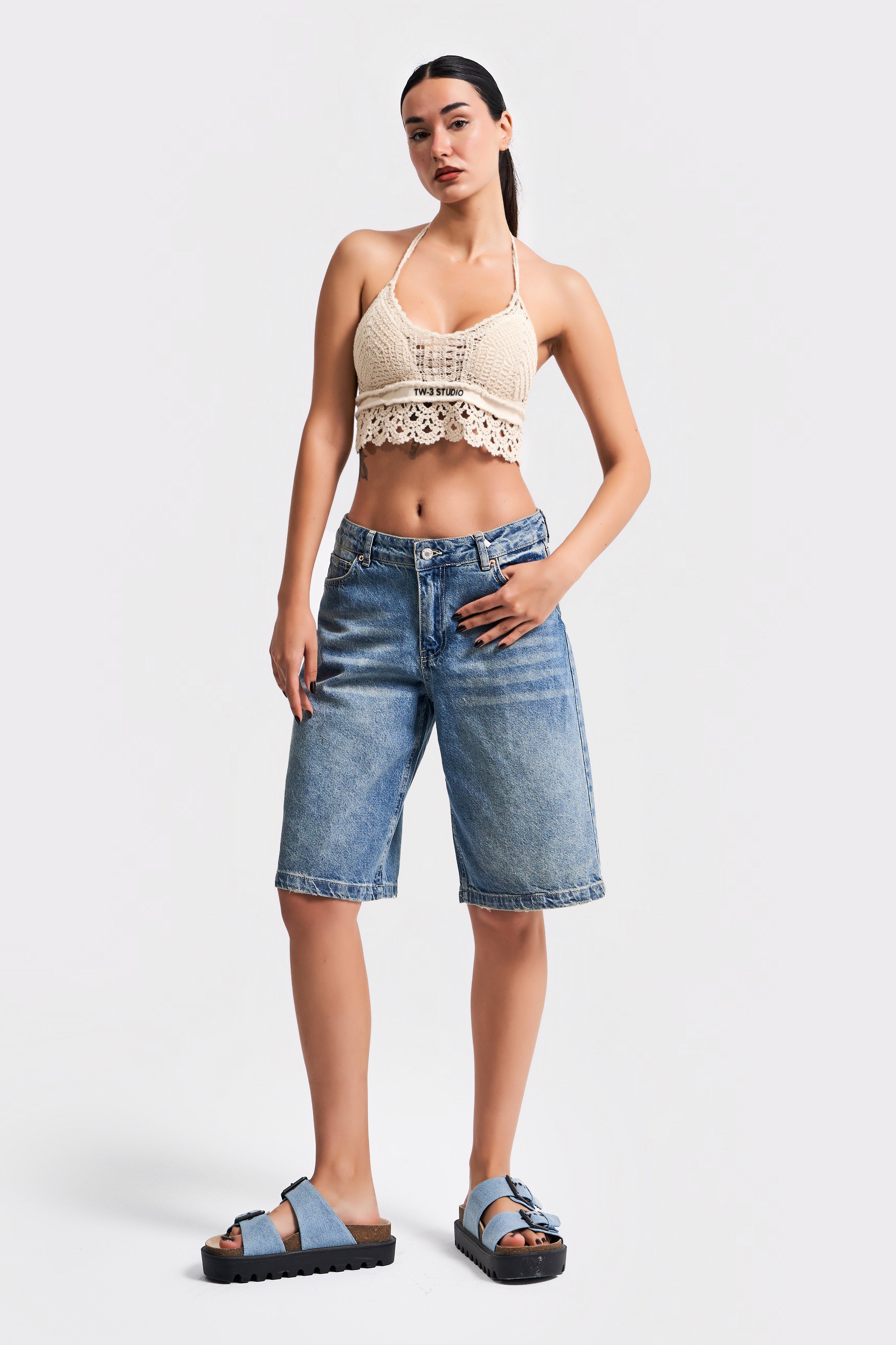 Women's Tint Denim Color Baggy Fit Midi Length Denim Shorts